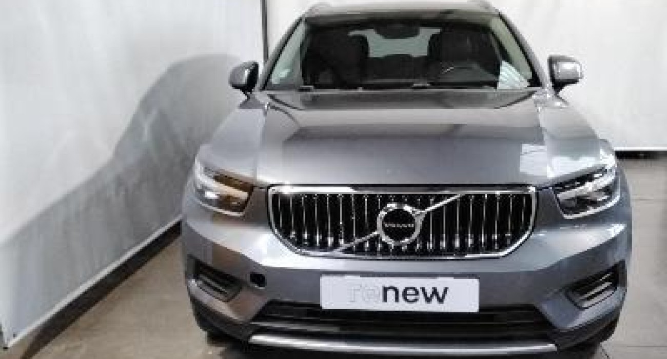 Volvo XC40 D4 AWD AdBlue 190 ch Geartronic 8 Momentum 2