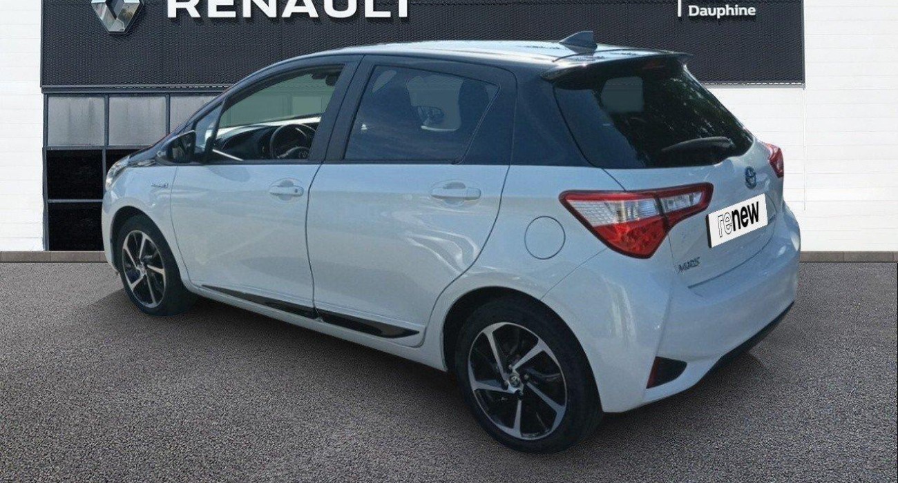 Toyota YARIS Yaris Hybride 100h Dynamic 3