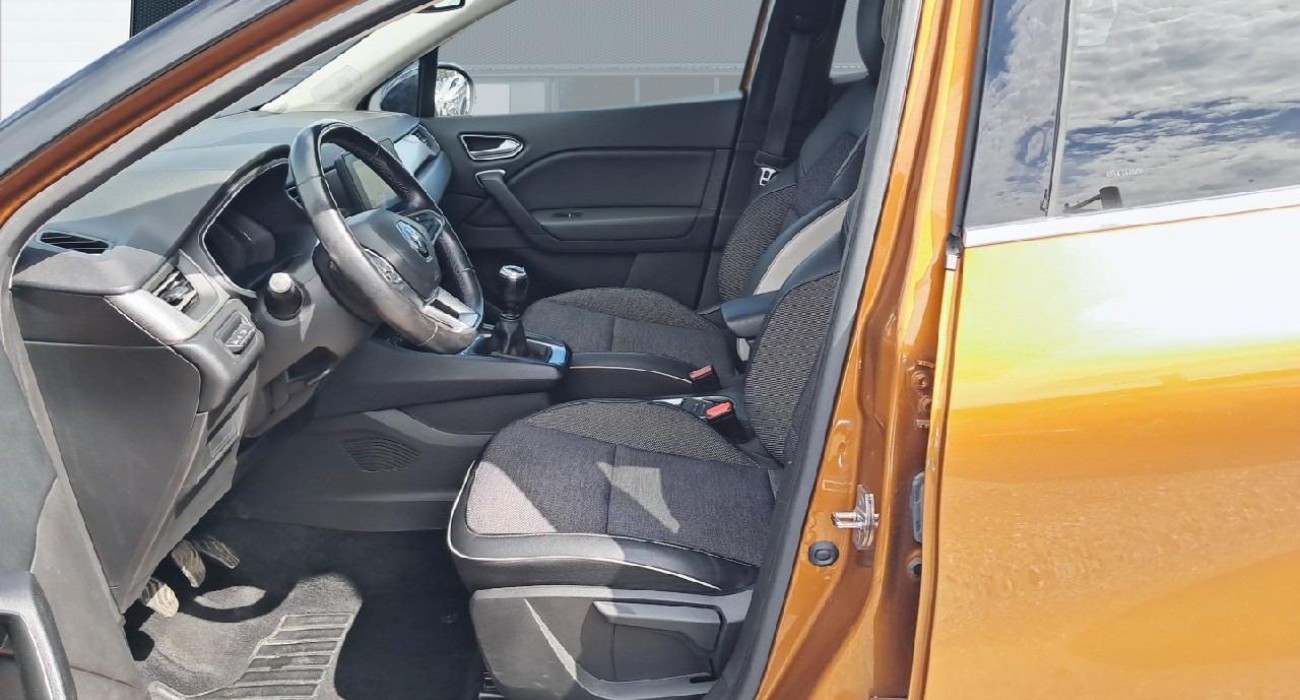 Renault CAPTUR TCe 100 Intens 10